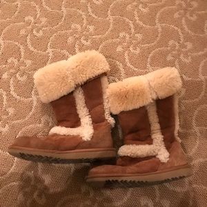Tan Uggs